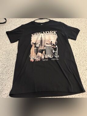 Black New York Graphic Long Sleeve Shirt